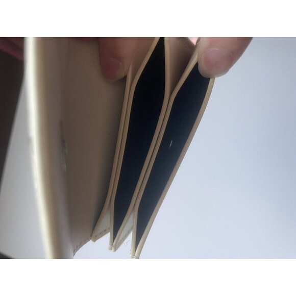 Small Cream Beige Wallet & Coin Purse – Compact Zip Closure Travel Accessory - Picture 3 of 3